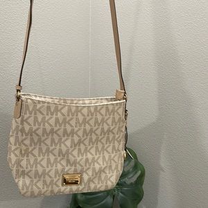 Micheal Kors Crossbody Bag